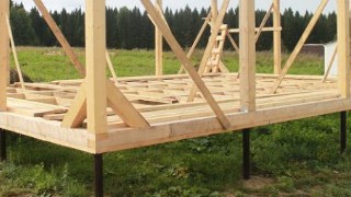 Сарай на винтовых сваях или хозблок на сваях Геленджик цена от 2500 руб. / шт.